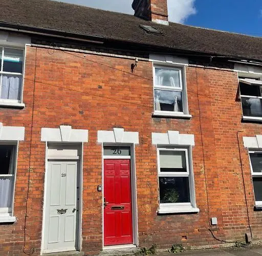 3-Bed House Near Salisbury Cathedral & Attractions