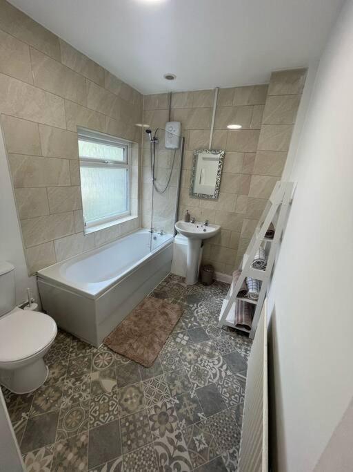 3-bed House Near Cathedral & Attractions *