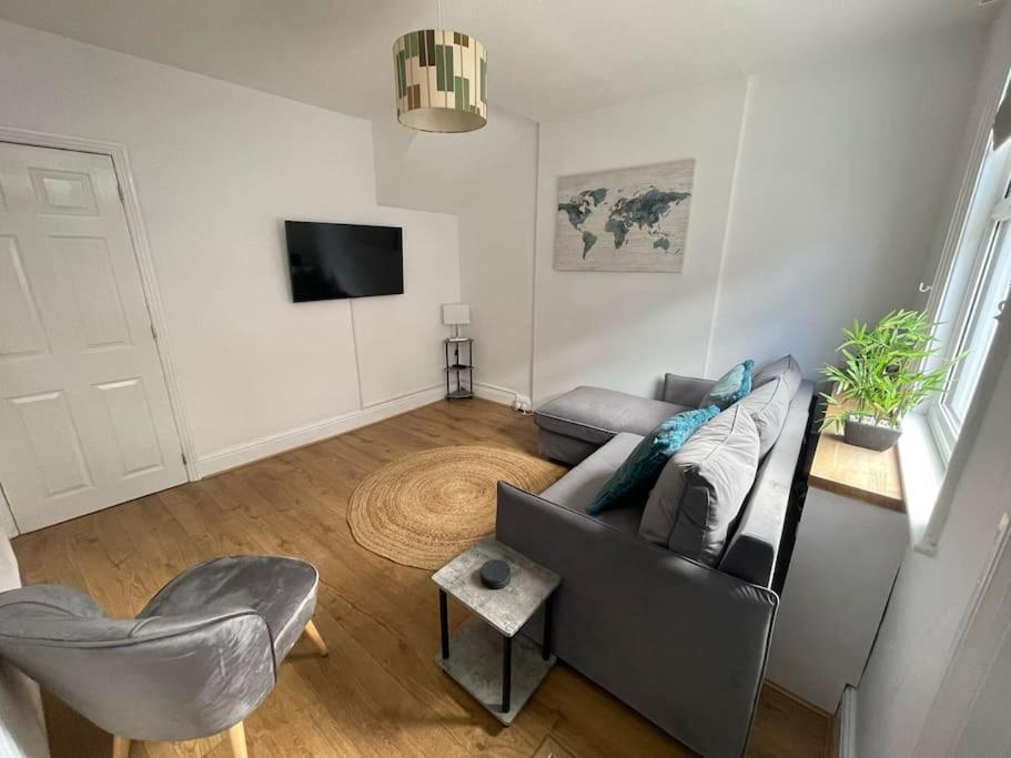 3-bed House Near Cathedral & Attractions Salisbury